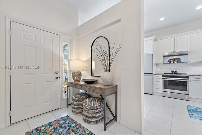 Building Photo - 1832 SW Willowbend Ln