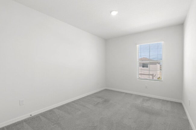 Building Photo - LIKE NEW Home For Rent in Avalon Park West!