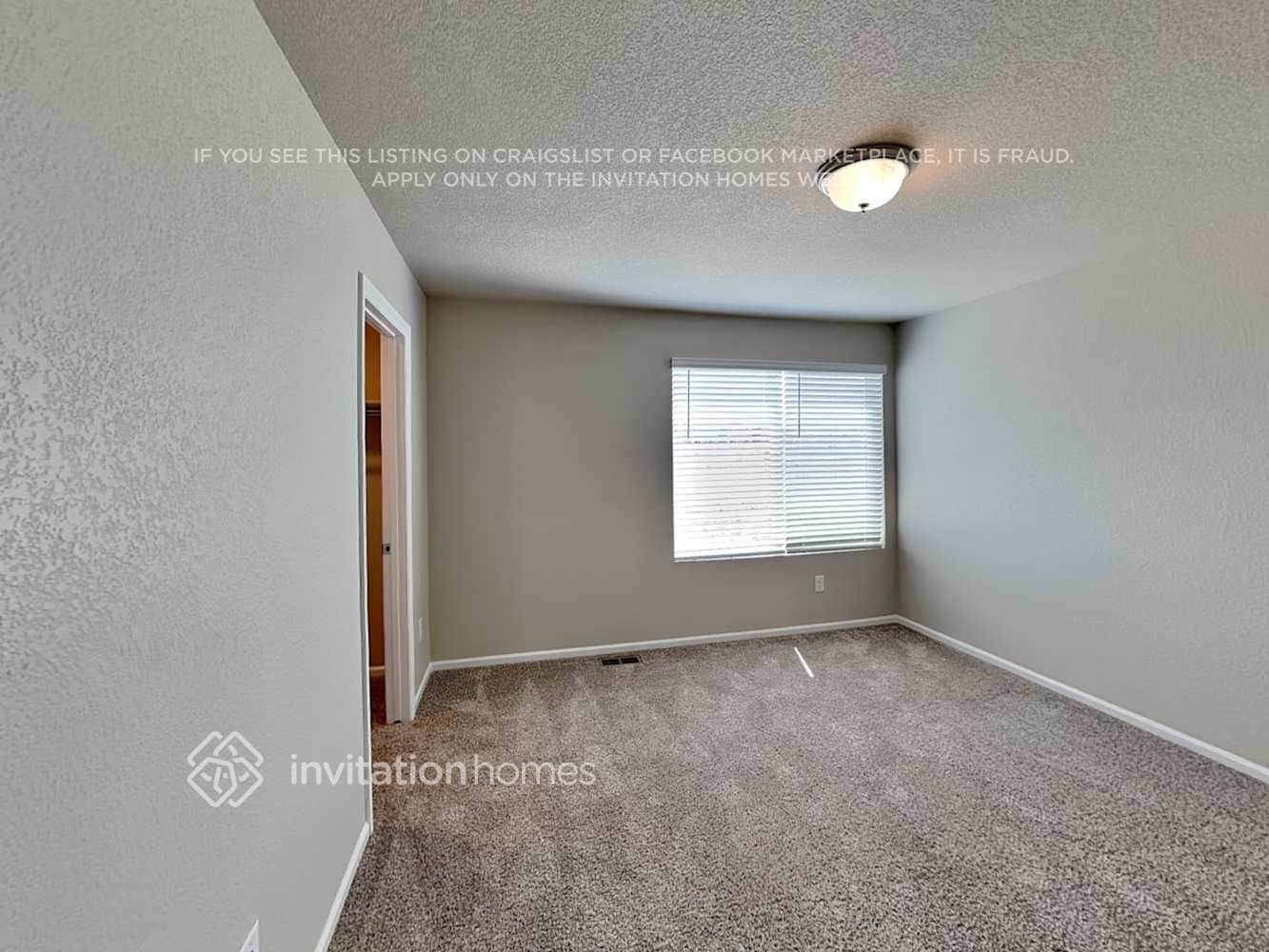 Building Photo - 11207 House Finch Ln