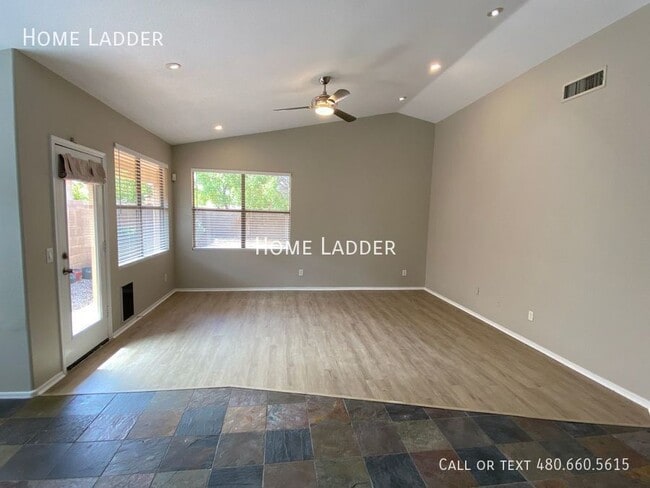 Building Photo - 4723 E Weaver Rd