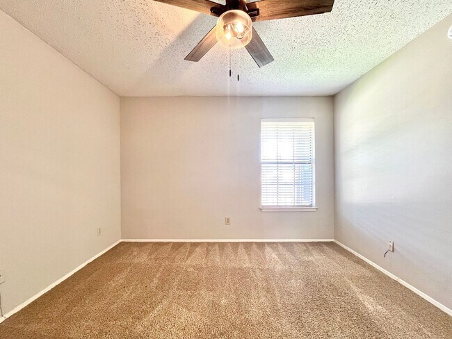 Building Photo - 400 W South Town Dr