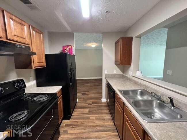 Building Photo - 13101 Fairington Ridge Cir