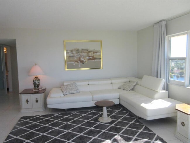 Building Photo - 1200 Hibiscus Ave