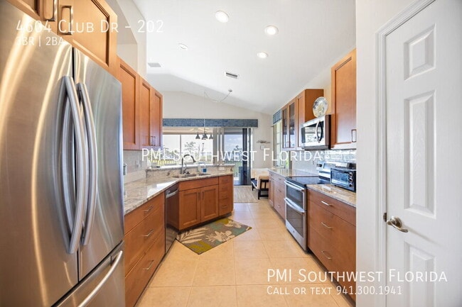 Building Photo - 4604 Club Dr