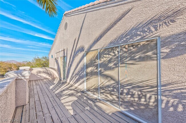 Building Photo - 2175 Fountain Springs Dr