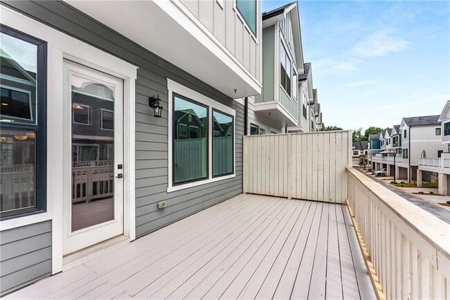 Building Photo - 455 Ashbury Dr
