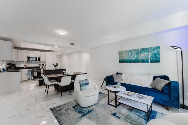 Building Photo - 1010 Brickell Ave