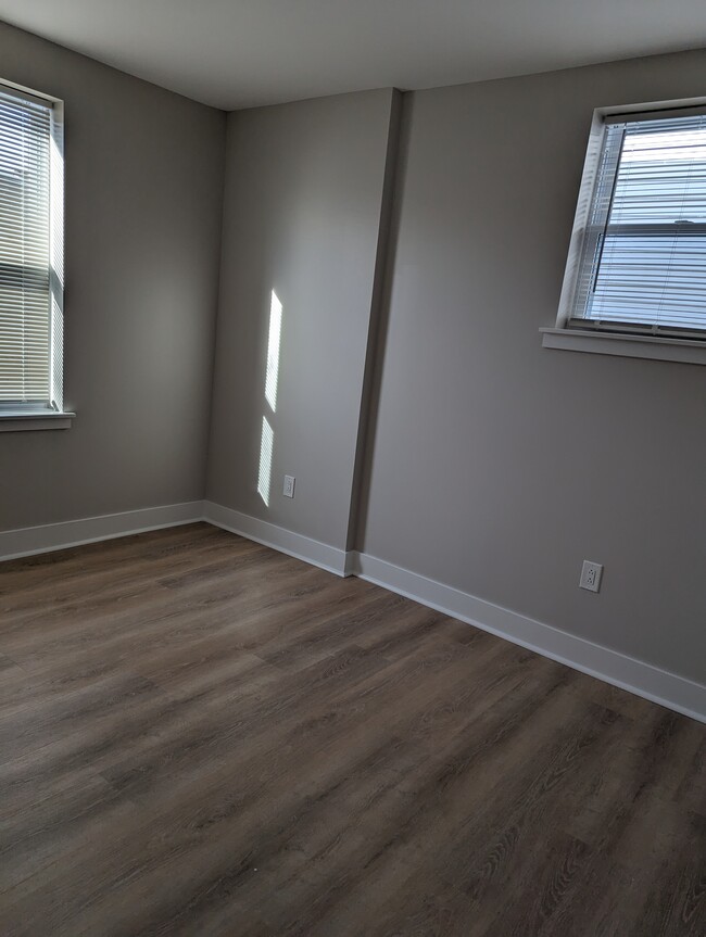 rear bedroom 2nd floor - 872 Granite St