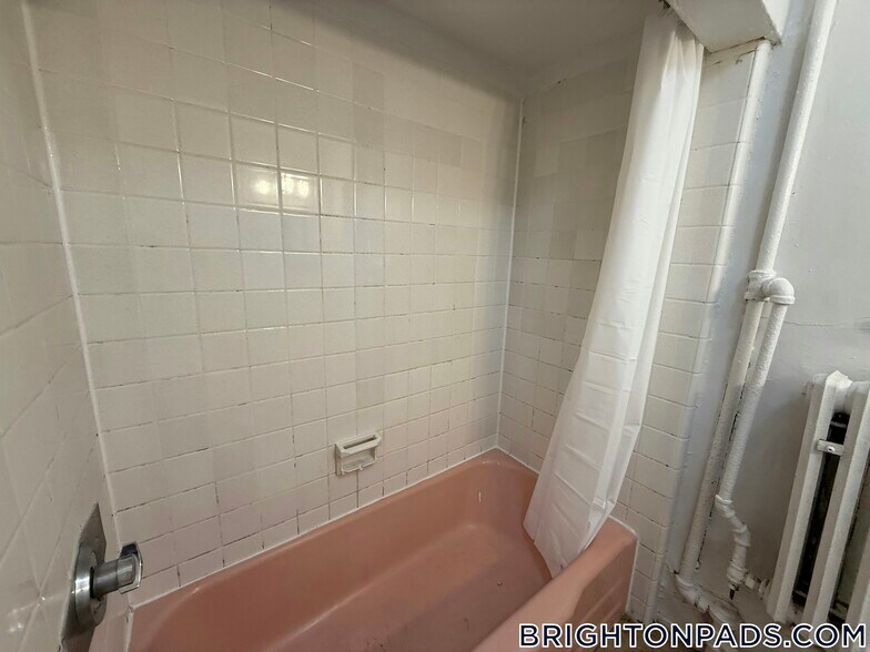 Building Photo - 119 Sutherland Rd