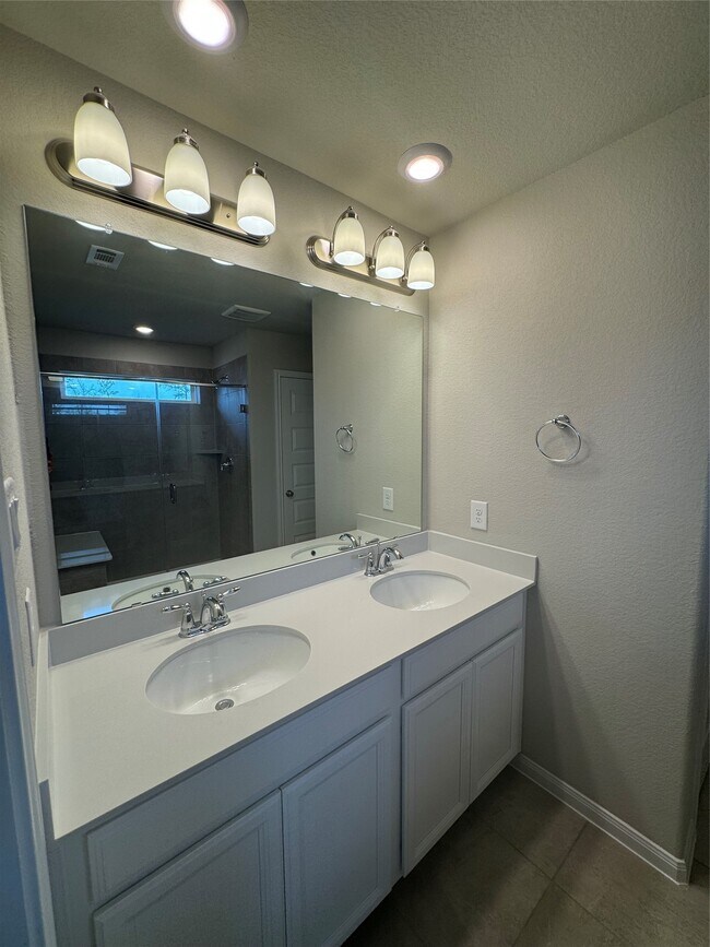 Building Photo - 18528 Meadow Point Ln