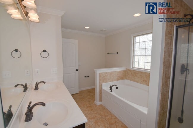 Building Photo - Lovely 3 bd home with bonus room, attached garage and covered patio! Neighborhood pool! Triple Bl...