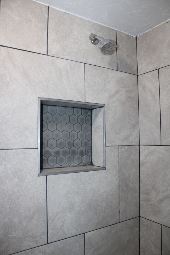 Building Photo - Over sized 2 car garage! ONE MONTH FREE FO...