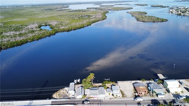 Building Photo - 4743 Pine Island Rd