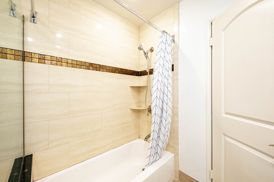 Building Photo - 9088 Emperor Ave