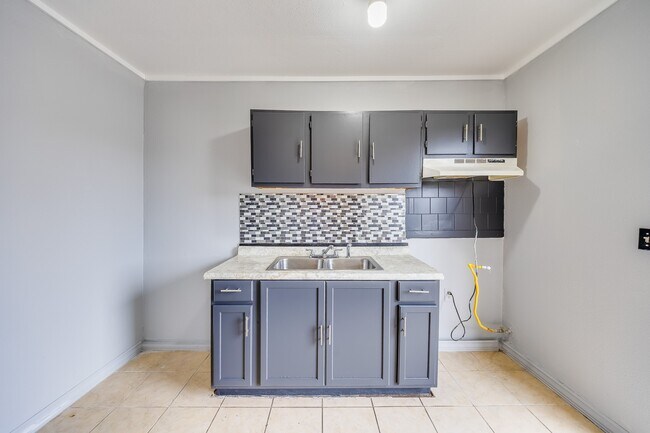 Building Photo - 13034 Emporia St