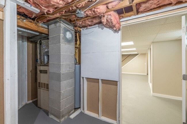 Building Photo - Renovated Ranch 3 BR/1BA/1 car garage w Fu...