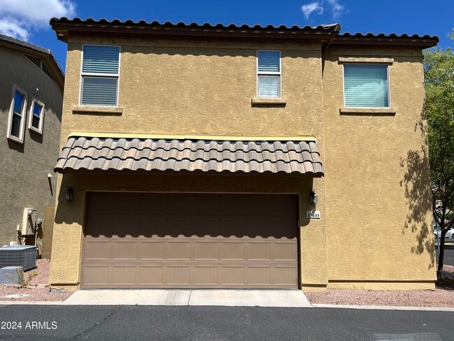Building Photo - 1360 S Ponderosa Dr