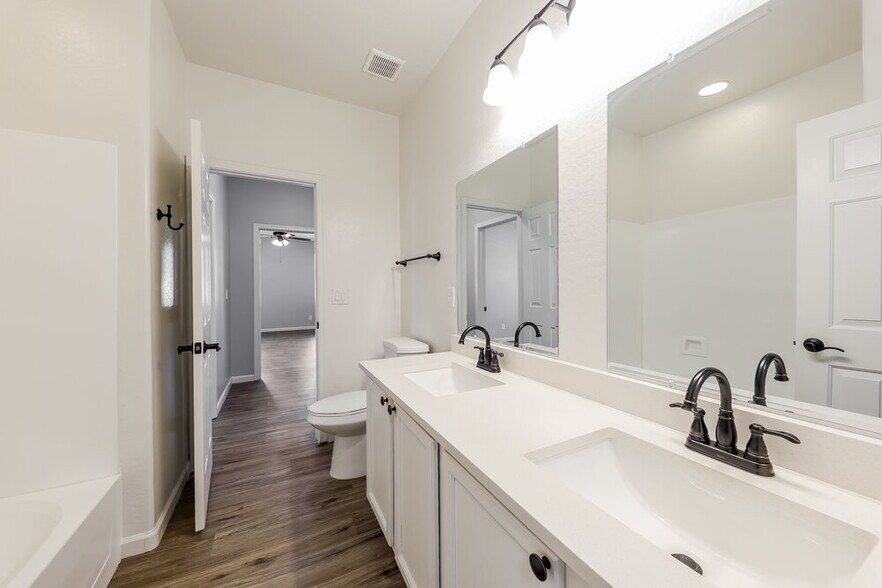 Building Photo - 43362 N Vista Hills Dr