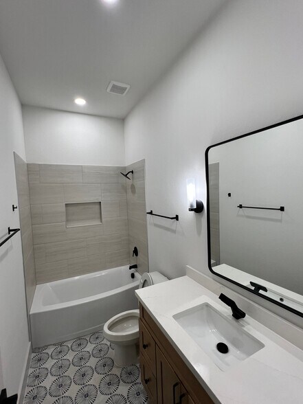 Building Photo - 9821 Turnbow St