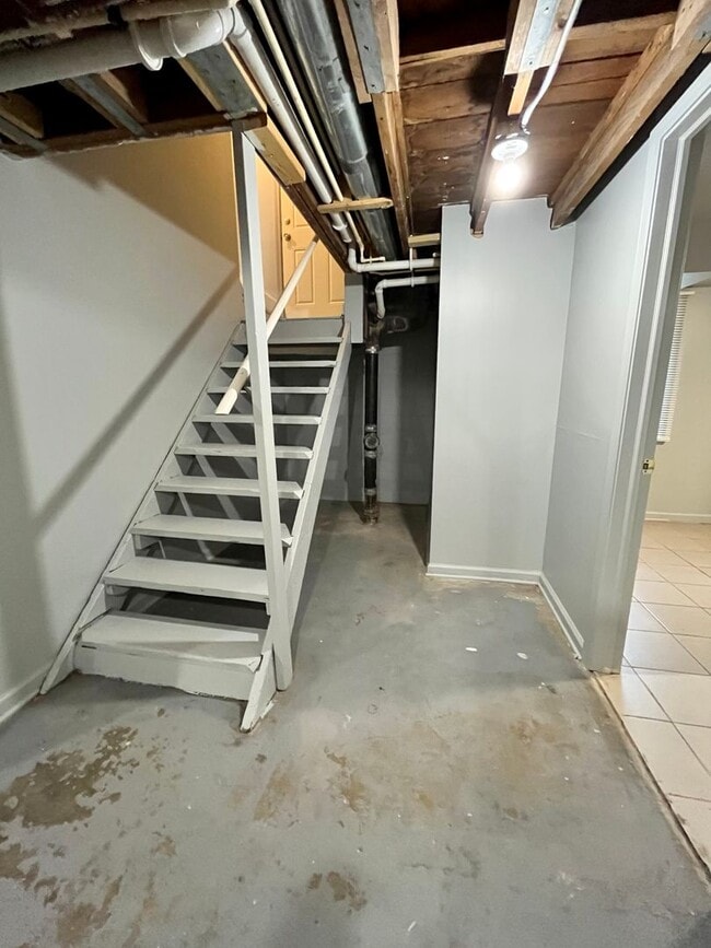 Building Photo - Taylor Street 4813-4815