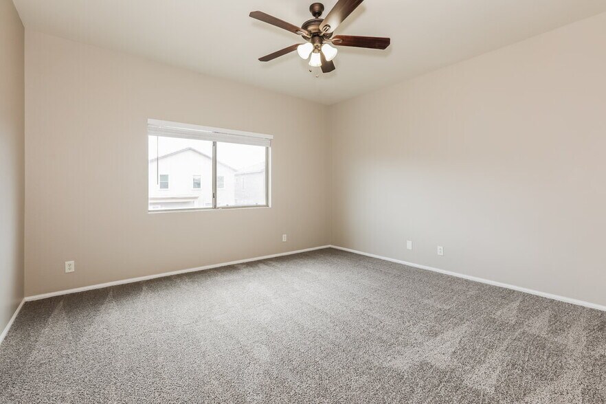 Building Photo - 735 W Fruit Tree Ln