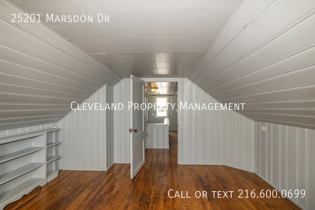 Building Photo - 25201 Marsdon Dr