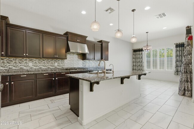 Building Photo - 1083 E Holland Park Dr