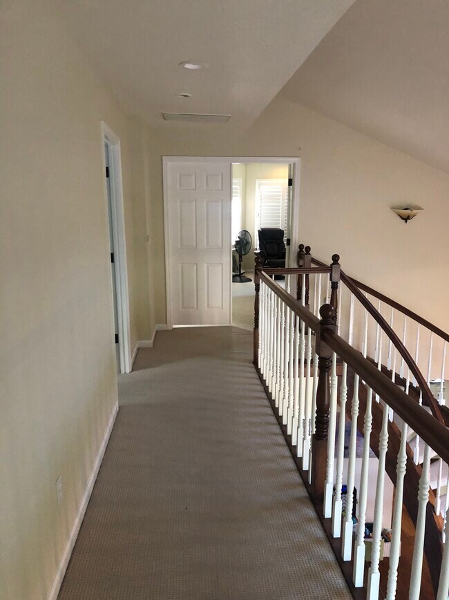 Building Photo - 3331 Grosbeak Ct