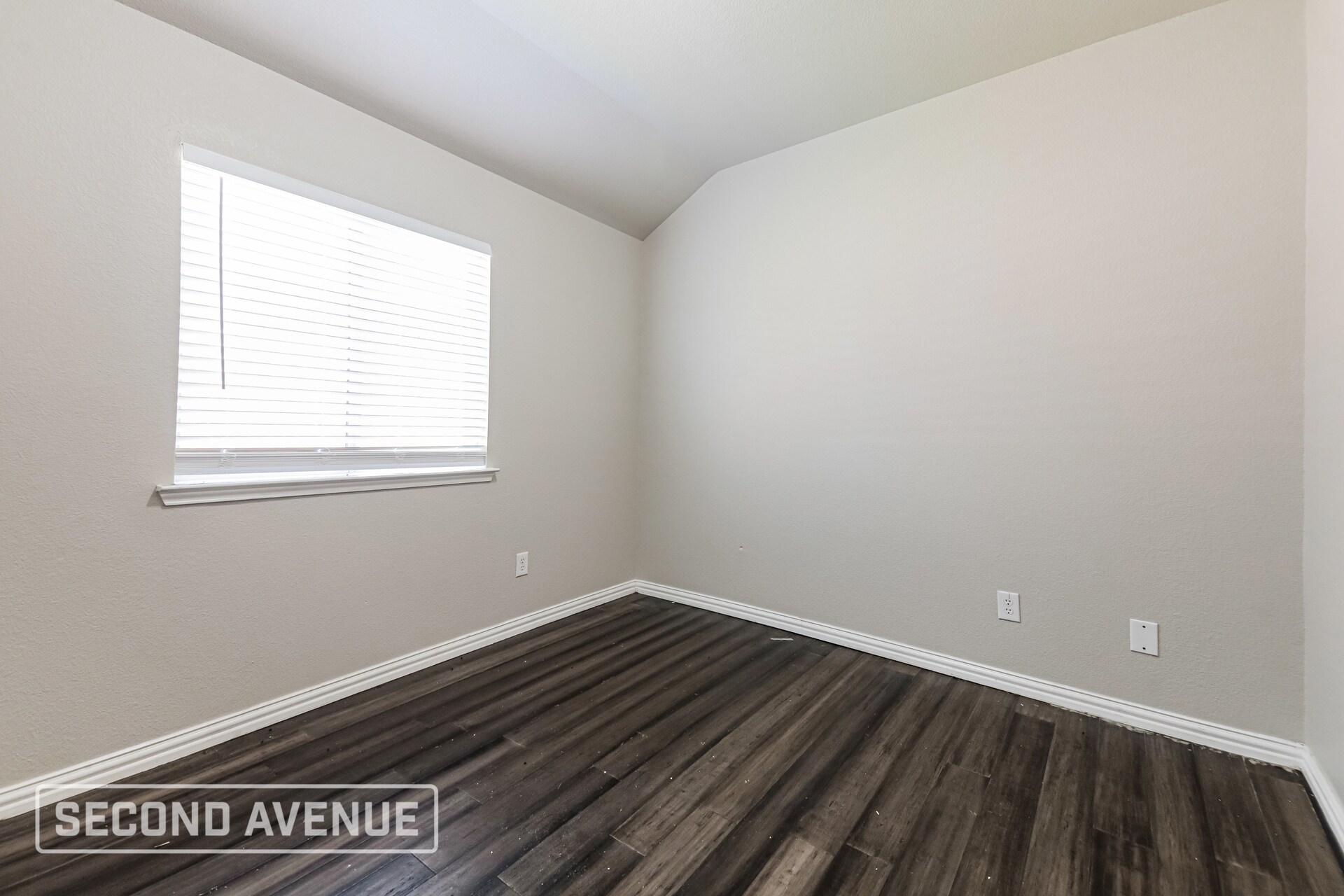 Building Photo - 2121 Juniper Dr