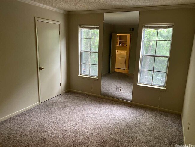 Building Photo - 2221 Wentwood Valley Dr