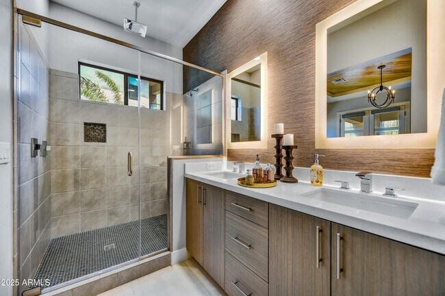 Building Photo - 1 Easy St