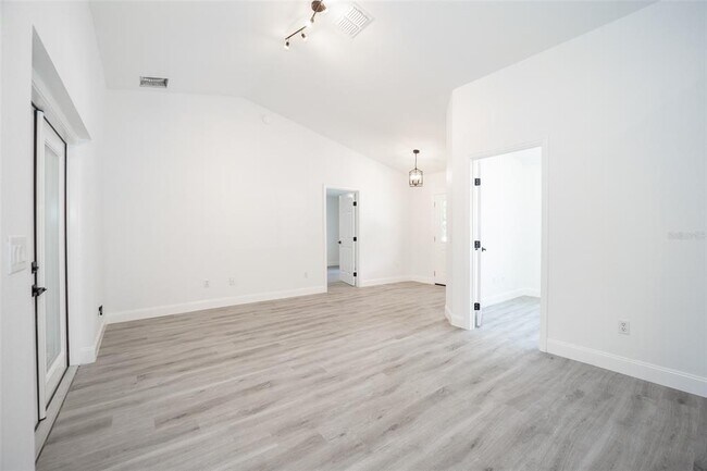 Building Photo - 16414 SE 92nd Terrace
