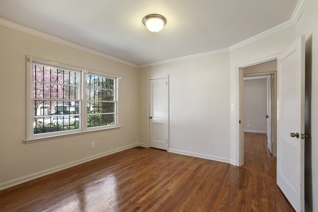 Building Photo - Price Improvement!!!! CLOSE TO SPELMAN, CL...