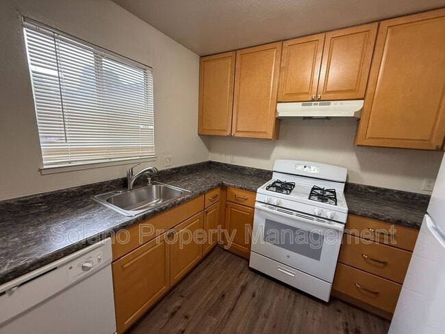 Building Photo - 307 California St