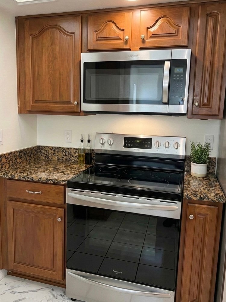 Building Photo - 355 Springdale Dr