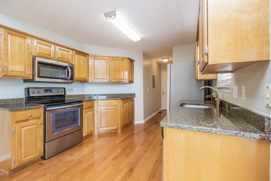 Building Photo - 900 Pebble Beach Cir