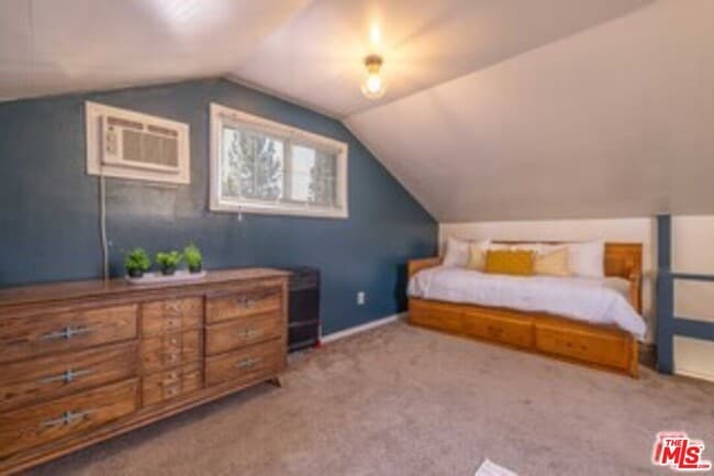 Building Photo - 320 E Tiger Lily Dr