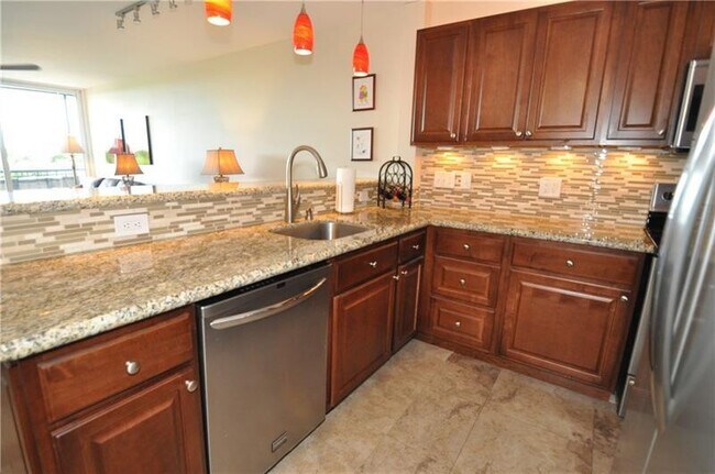 Building Photo - 4501 NE 21st Ave