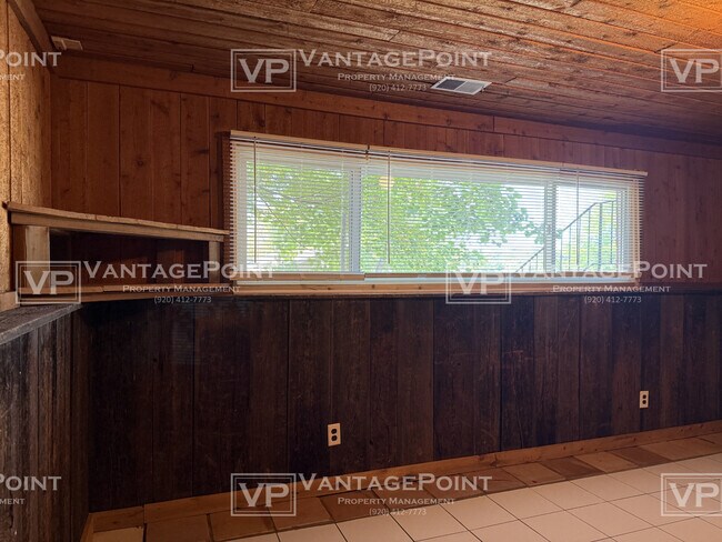Building Photo - 635 Alpine Dr
