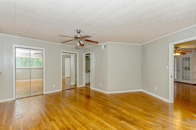 Building Photo - 3105 Pelzer Ave