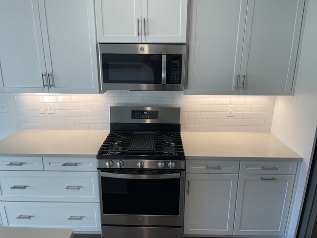 Building Photo - 5658 Native Oak Dr