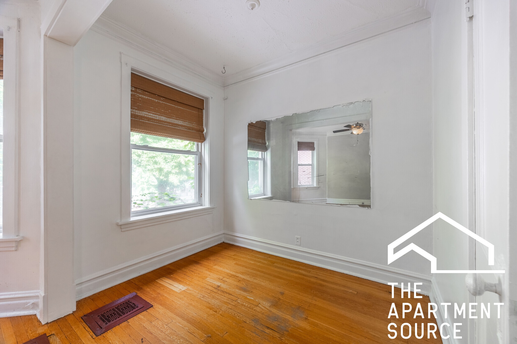 Building Photo - 1631 N Mozart St