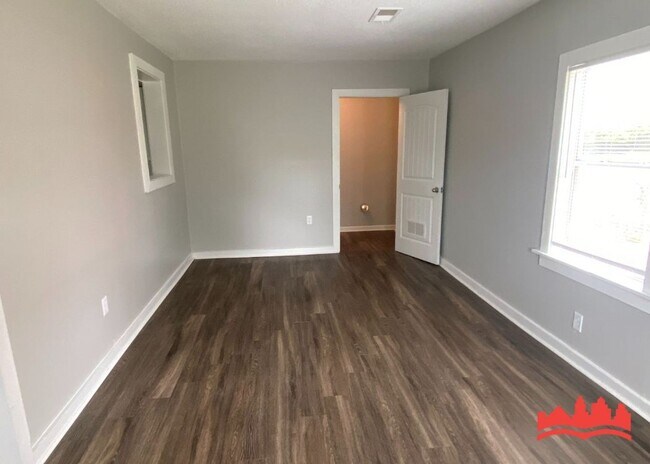 Building Photo - 4628 Windward Dr