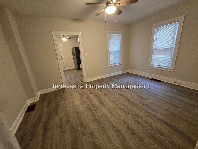 Building Photo - 321-323 South 5th Street