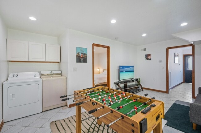 Building Photo - 208 Marine Ave