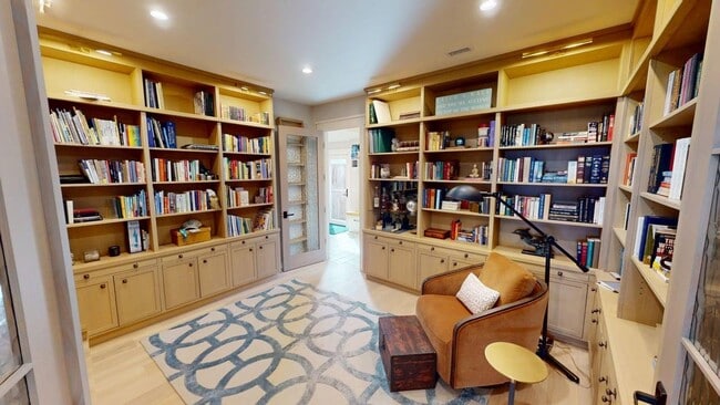 Building Photo - Beautifully Designed Country Club Home Offered July and August 2026