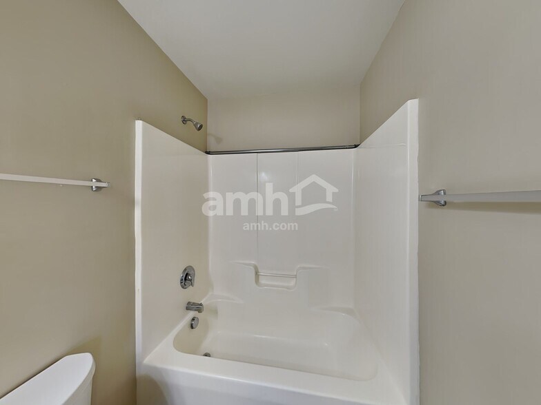 Building Photo - 612 Latimer Way