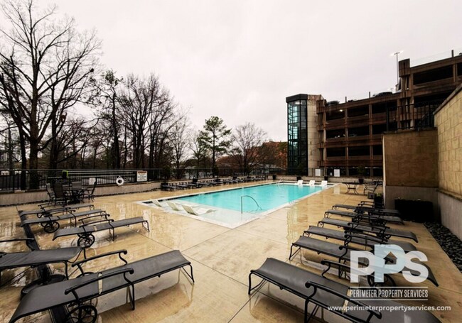 Building Photo - 3040 Peachtree Rd NE