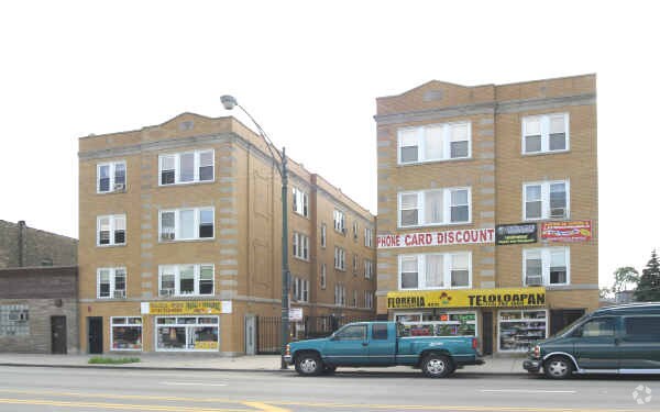Building Photo - 4205 W Fullerton Ave