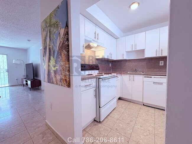 Building Photo - 1605 Meridian Ave